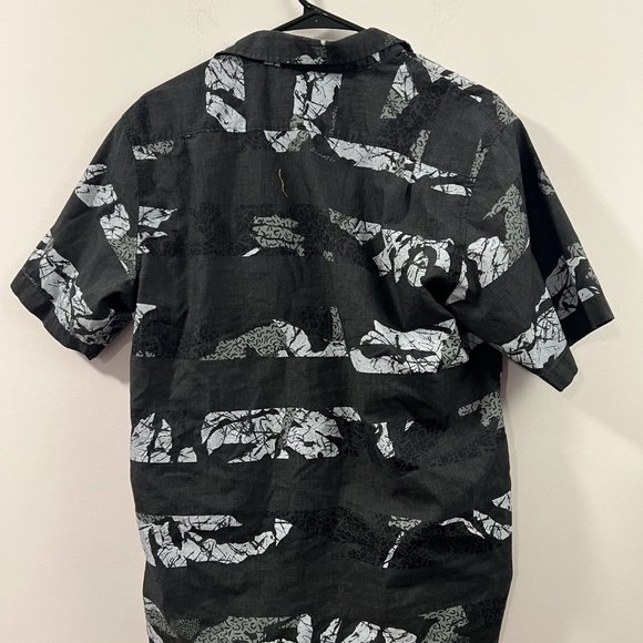 Pattern Short Sleeve Button-up - Picture 3 of 4